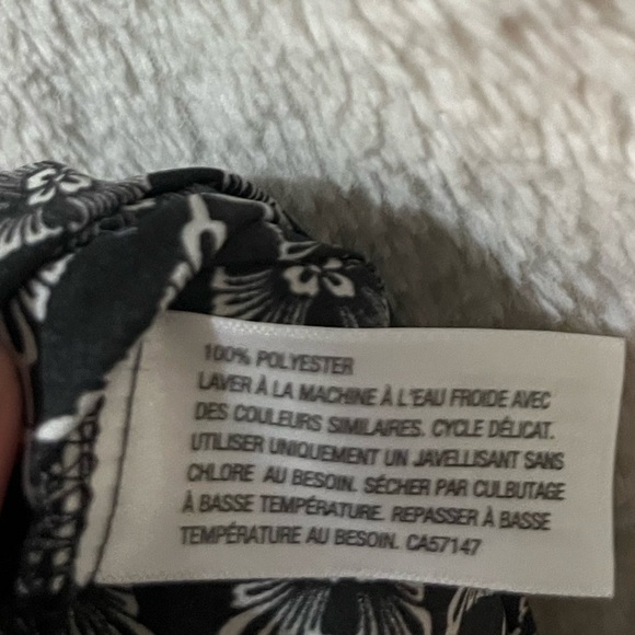 Merona top, great fabric, size XS - Picture 2 of 2